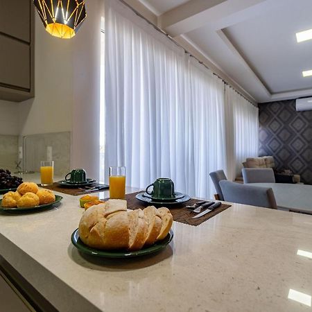 Ampla Cobertura Duplex Em Condominio Com Piscina ボンビーニャス エクステリア 写真
