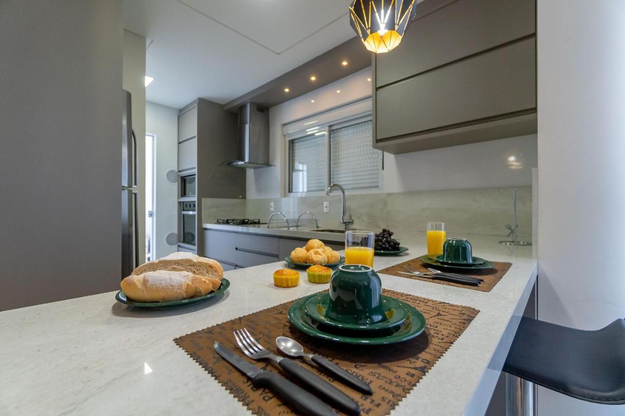Ampla Cobertura Duplex Em Condominio Com Piscina ボンビーニャス エクステリア 写真