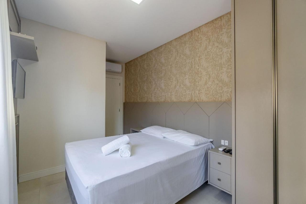 Ampla Cobertura Duplex Em Condominio Com Piscina ボンビーニャス エクステリア 写真
